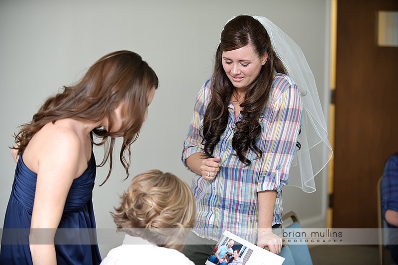 bride crying from groms card