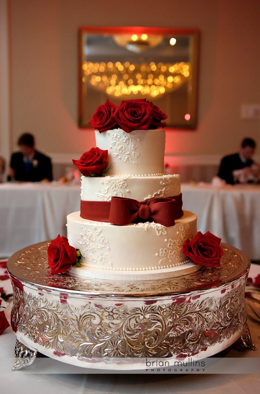 wedding cake by sweet memories