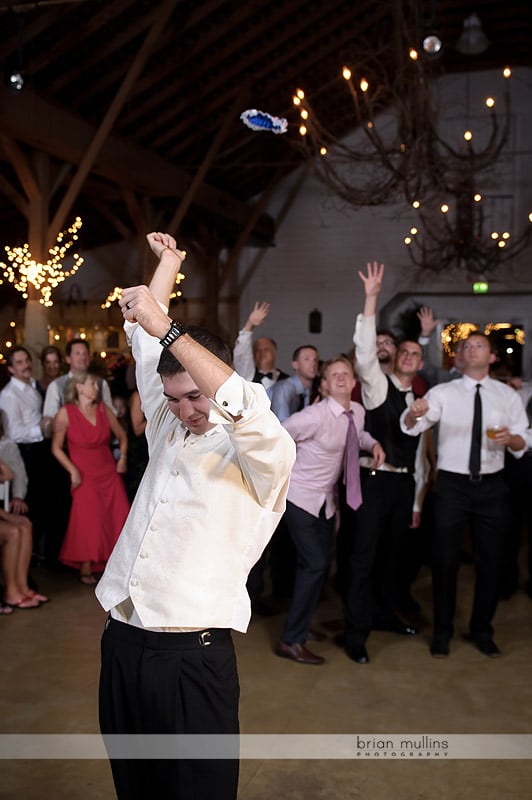 wedding garter toss