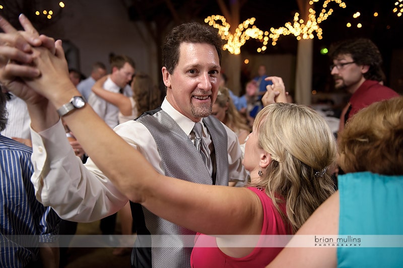 brides father and mother dancing