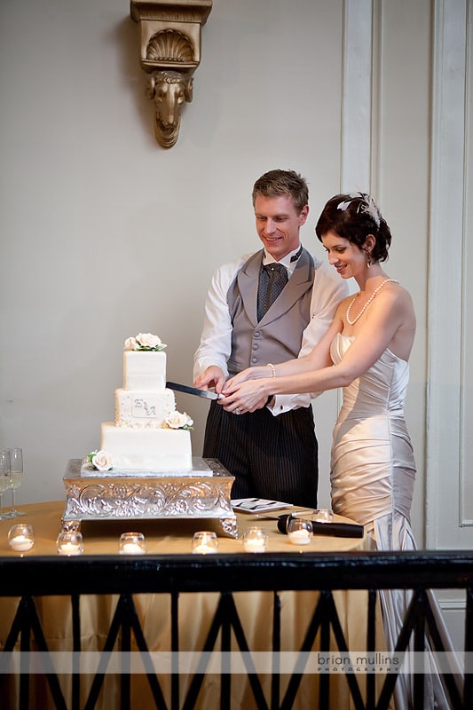 wedding cake cutting